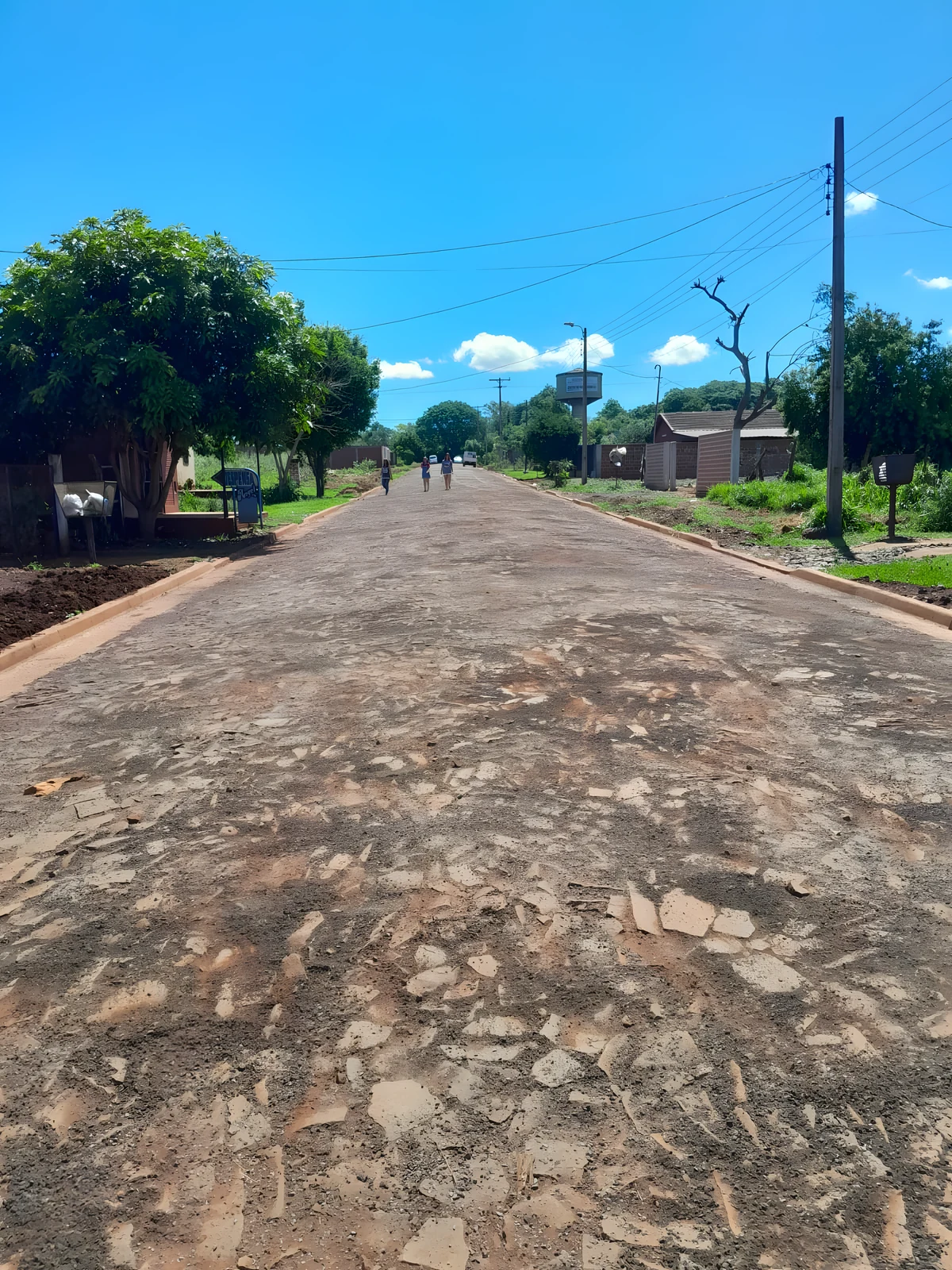 Pavimentos tipo empedrado en Itapua