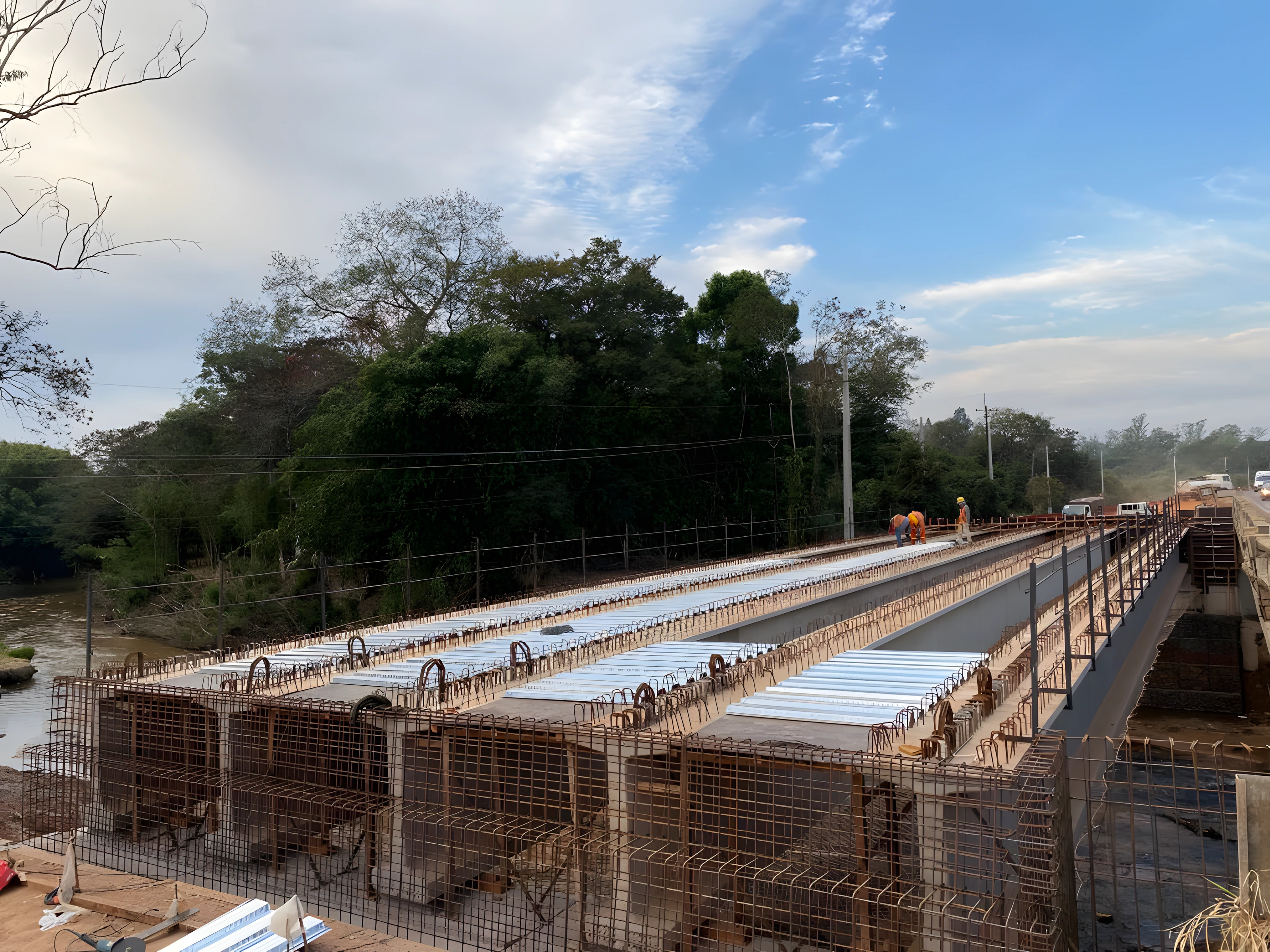 Puente de hormig&oacute;n armado sobre el arroyo Yhaguy